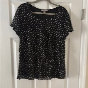 Roz & Ali Black and White Ruffled Short Sleeve Blouse